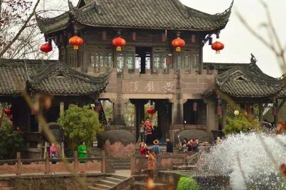 广州队为自救一天开三场直播带货,甚至卖起日用品,俱乐部:球队不会倒下